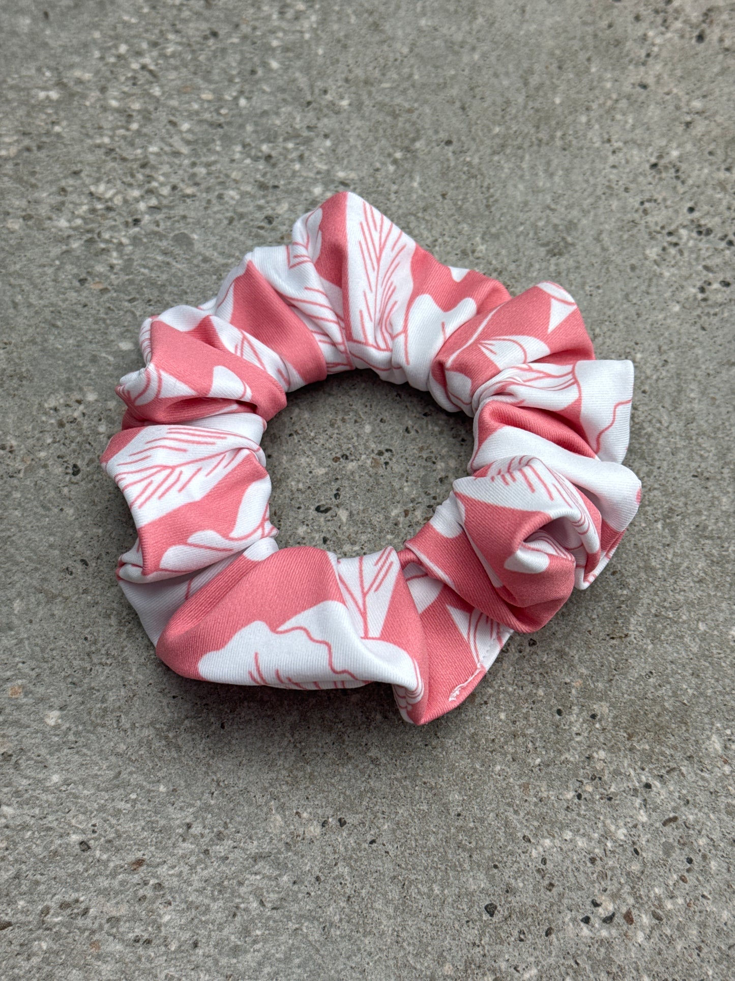 Frangipani Scrunchie (Peach)