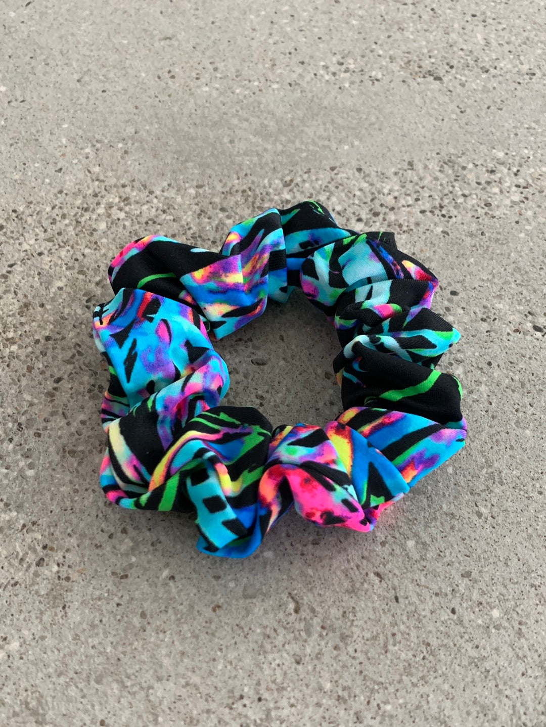Kirra Leaf Scrunchie