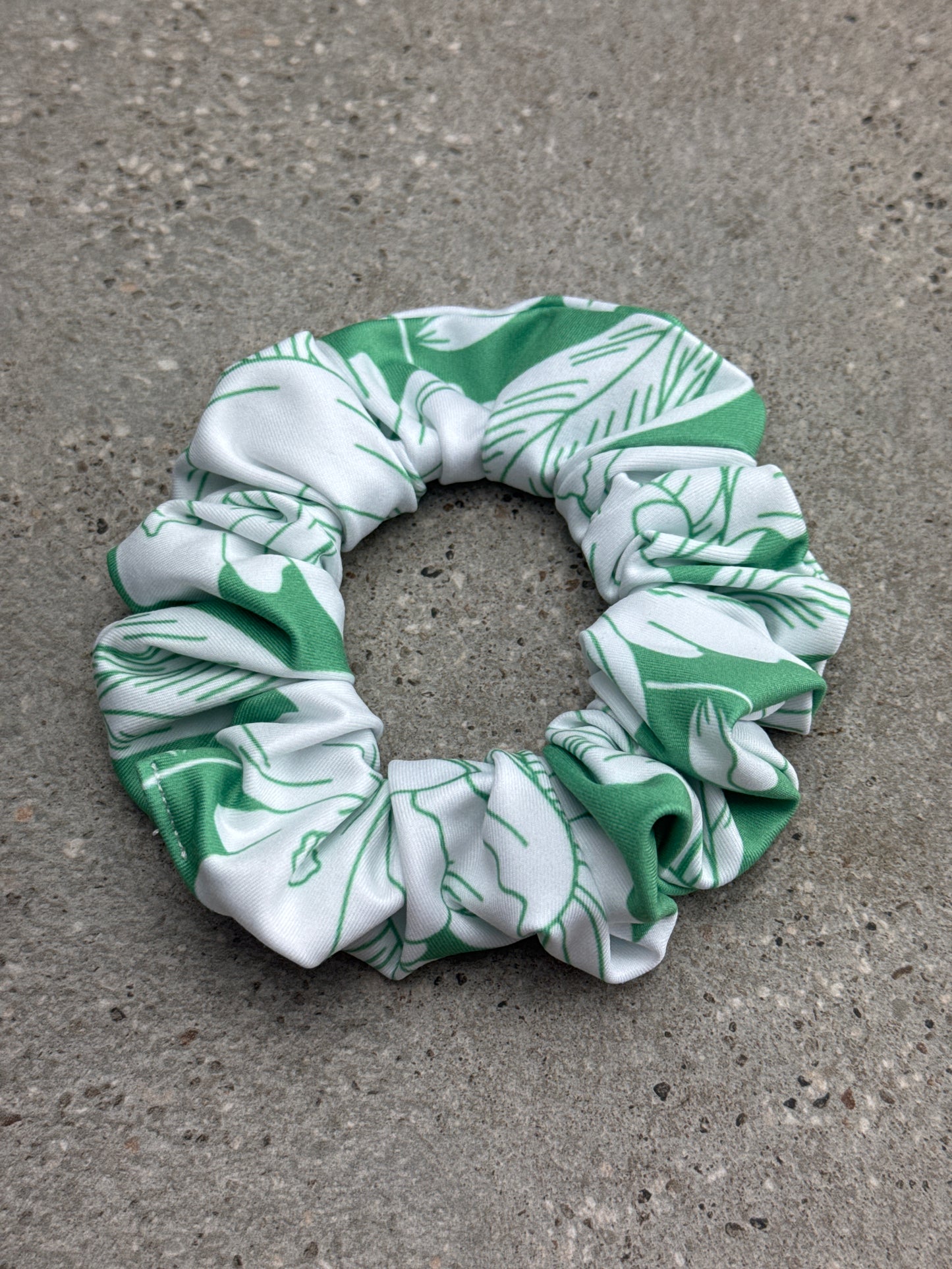 Frangipani Scrunchie (Green)